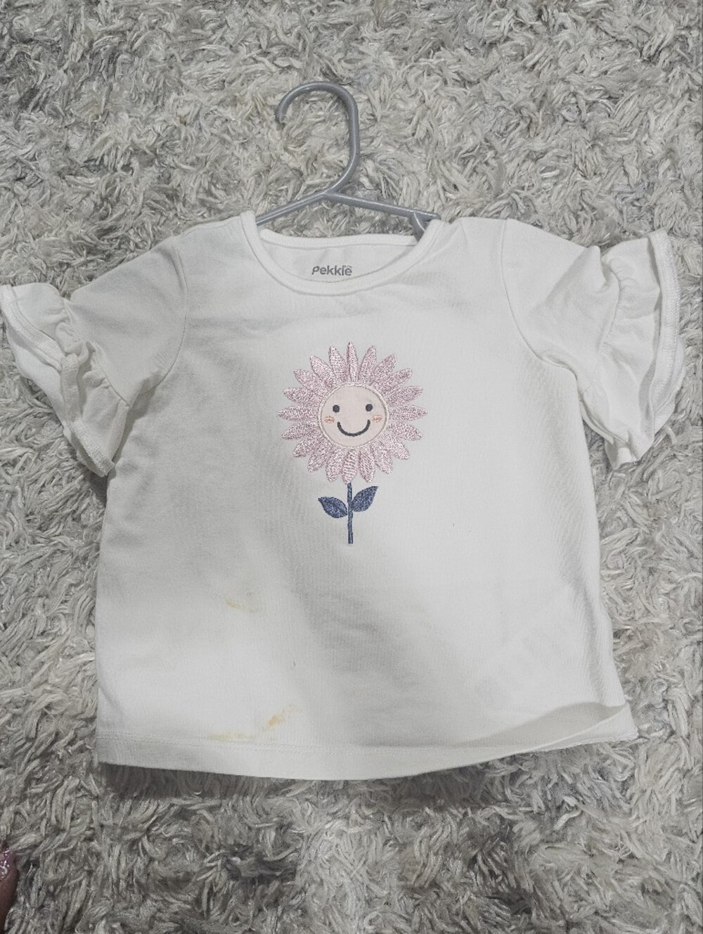 2/10$ White Short Sleeve Tee with Pink Smiling Flower